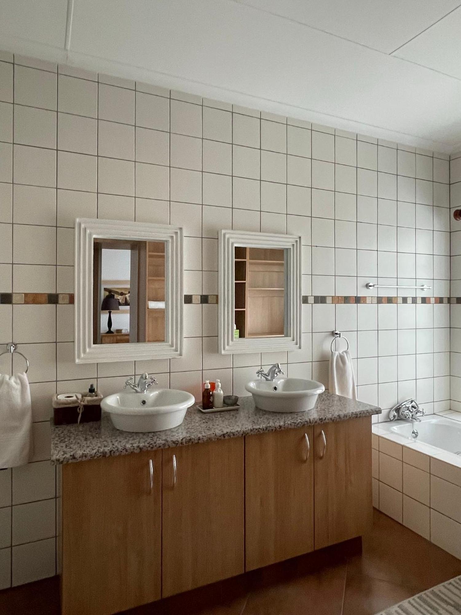 City Comfort Self Catering Windhoek Exteriör bild