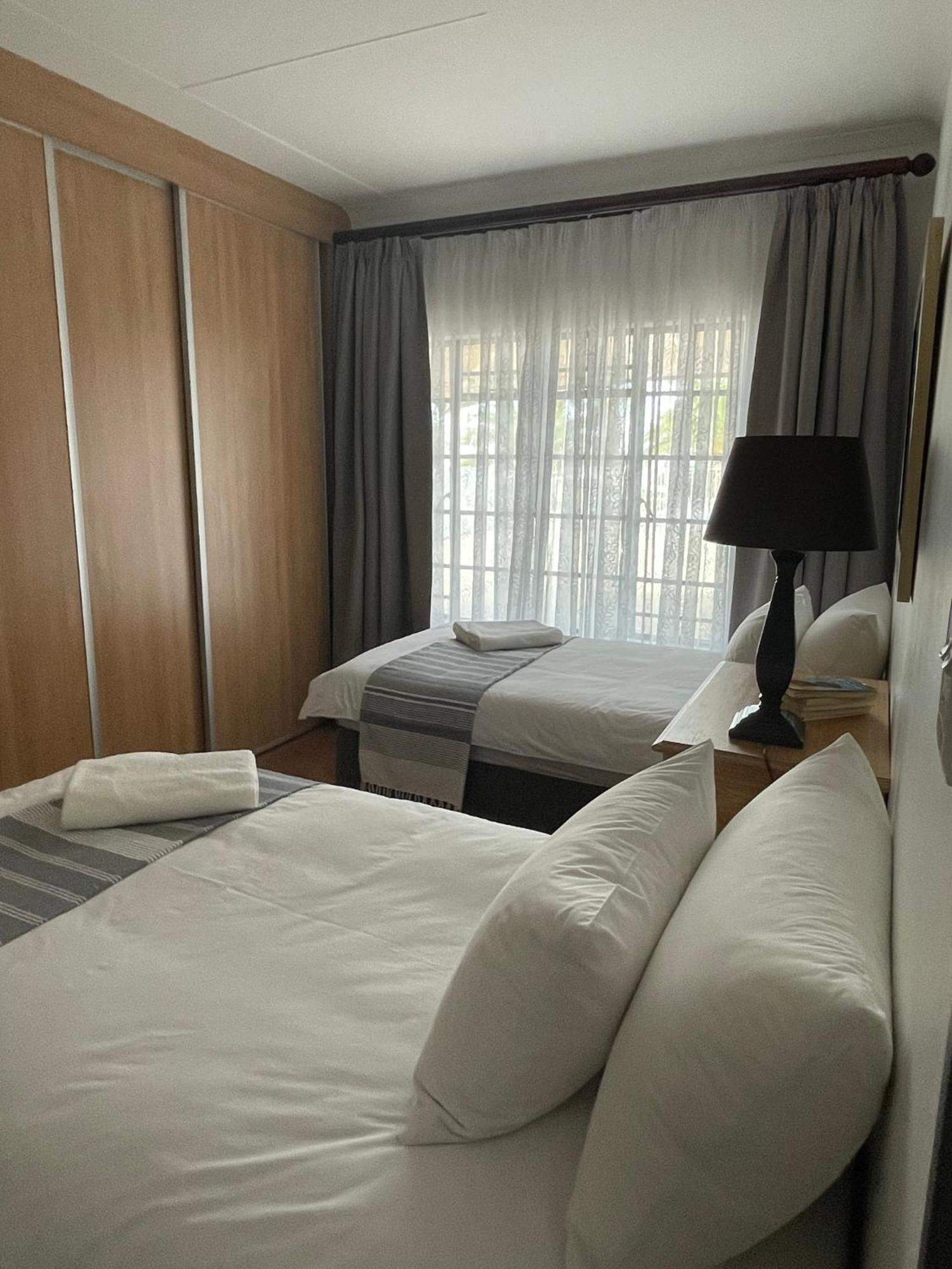 City Comfort Self Catering Windhoek Exteriör bild